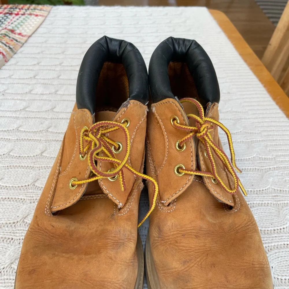 Timberland sz 4.5 tan wheat leather work boots. Pre-owned with scuffs/marks